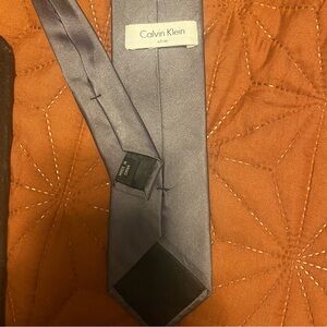 Calvin Klein Gray 100% Silk Slim Tie